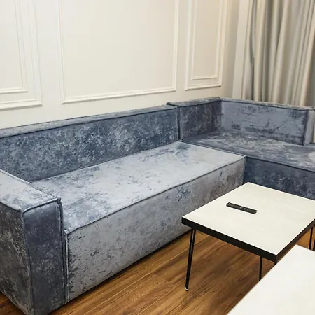아파트 Miku Apartment-cozy 1bd At Komuna E Parisit 티라나